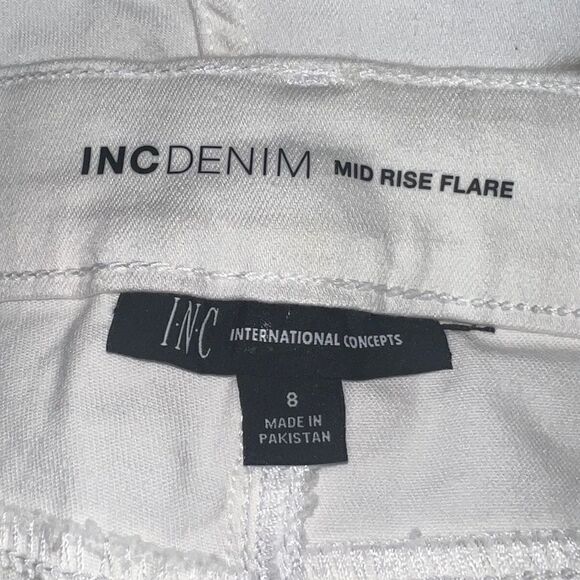 INC Women's Mid-Rise Ripped Kick Flare Jeans Washed White Size 8/29 NWT - Picture 4 of 7